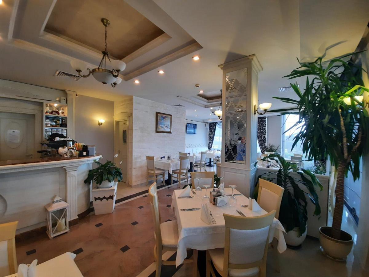 Private Apartments By The Sea With A Large Terrace In Apart Hotel! Pomorie Ngoại thất bức ảnh