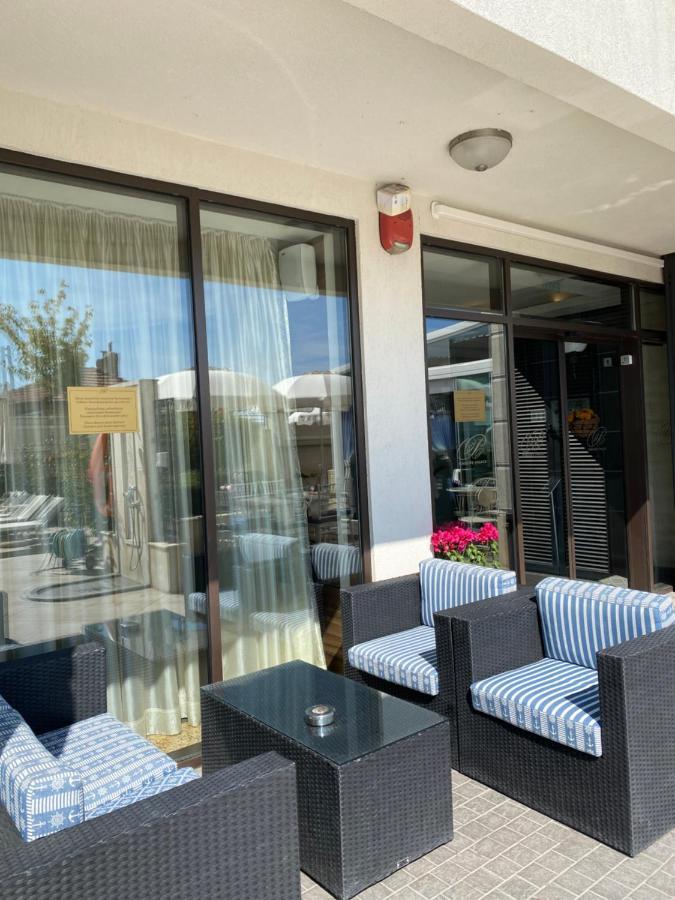 Private Apartments By The Sea With A Large Terrace In Apart Hotel! Pomorie Ngoại thất bức ảnh