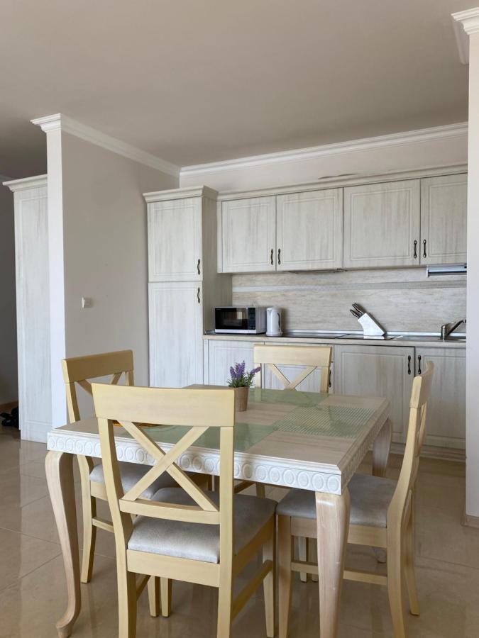 Private Apartments By The Sea With A Large Terrace In Apart Hotel! Pomorie Ngoại thất bức ảnh
