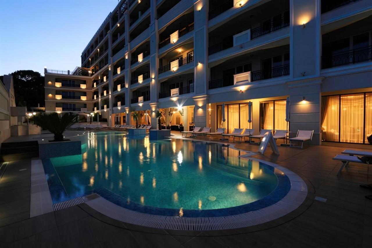 Private Apartments By The Sea With A Large Terrace In Apart Hotel! Pomorie Ngoại thất bức ảnh