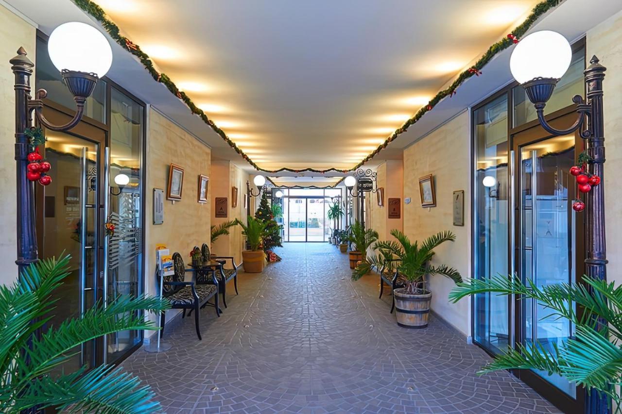 Private Apartments By The Sea With A Large Terrace In Apart Hotel! Pomorie Ngoại thất bức ảnh