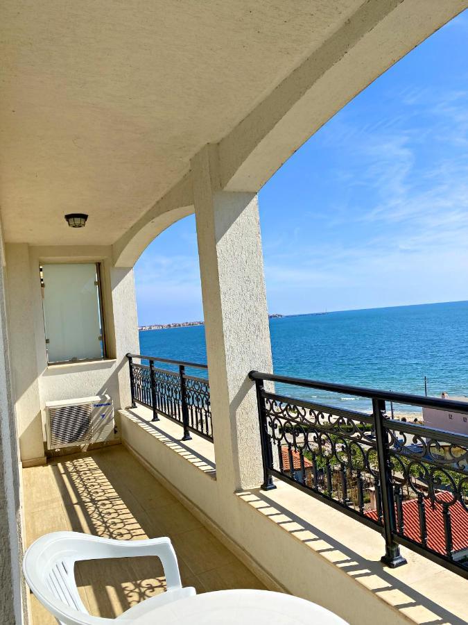 Private Apartments By The Sea With A Large Terrace In Apart Hotel! Pomorie Ngoại thất bức ảnh