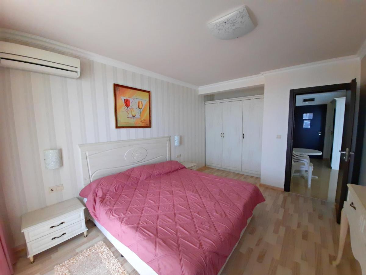 Private Apartments By The Sea With A Large Terrace In Apart Hotel! Pomorie Ngoại thất bức ảnh
