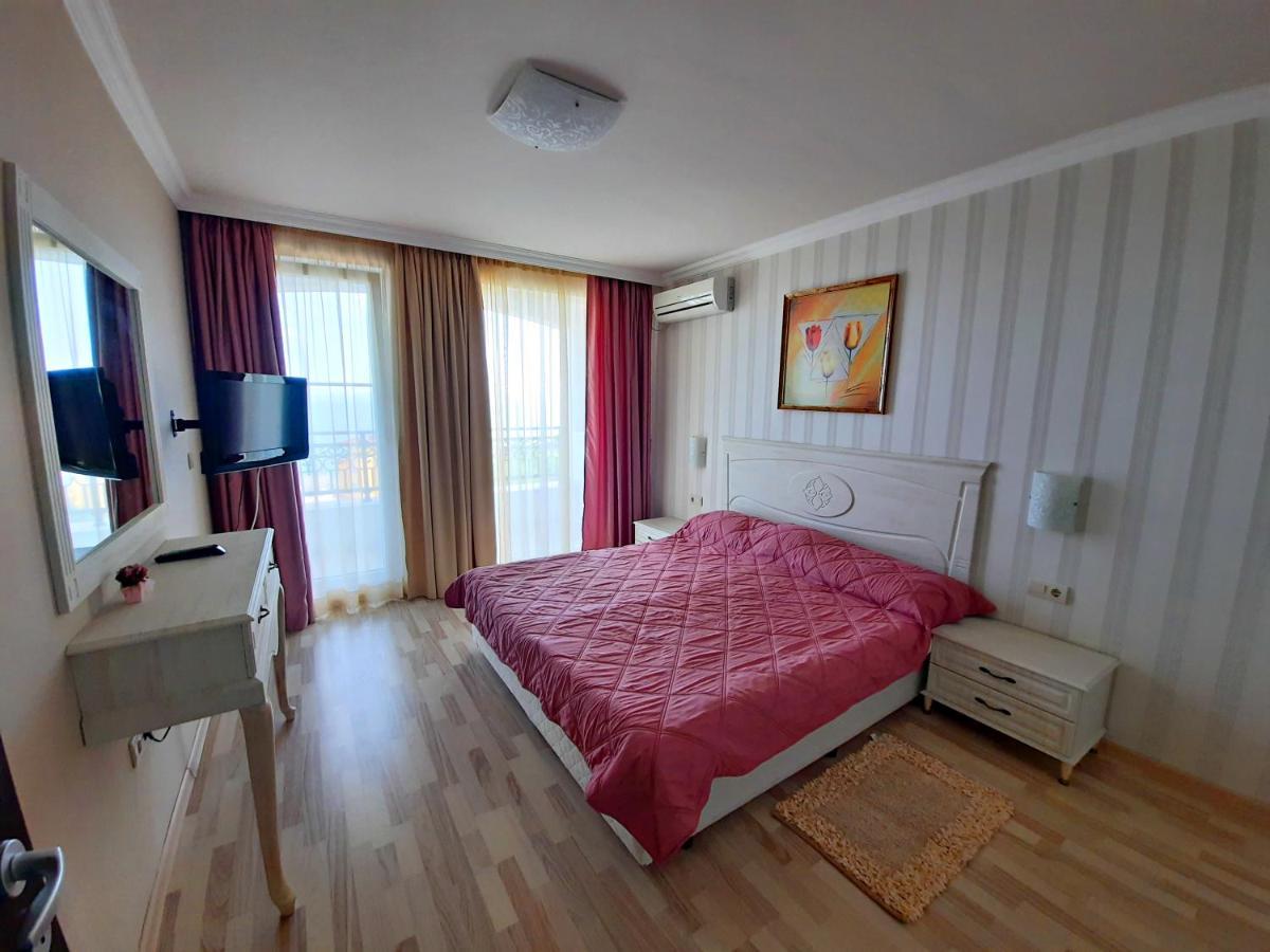 Private Apartments By The Sea With A Large Terrace In Apart Hotel! Pomorie Ngoại thất bức ảnh