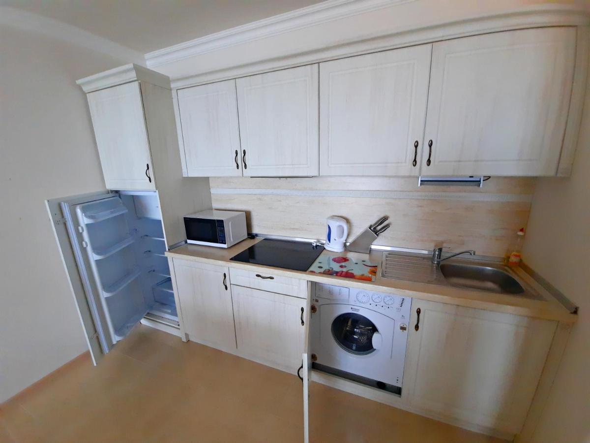 Private Apartments By The Sea With A Large Terrace In Apart Hotel! Pomorie Ngoại thất bức ảnh